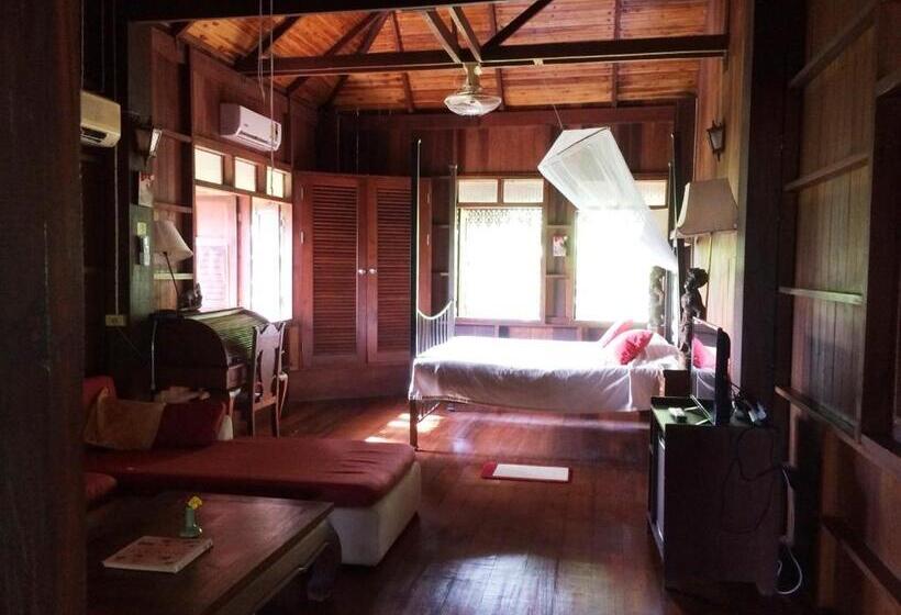 جناح جونيور, Ruen Thai Rim Haad