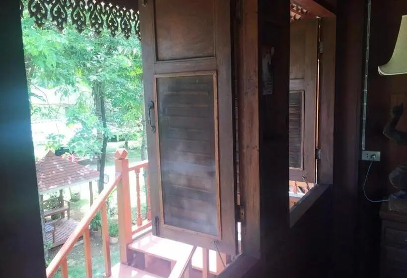 ویلای 3 خوابه, Ruen Thai Rim Haad