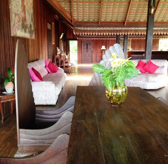 فيلا 3 غرف نوم, Ruen Thai Rim Haad