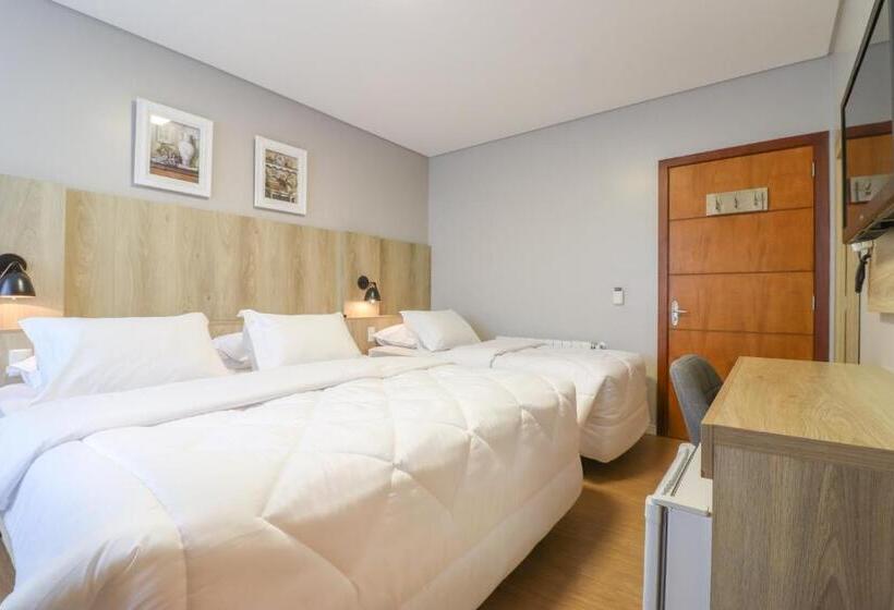 اتاق لوکس سه تخته, Pousada Bella Viena