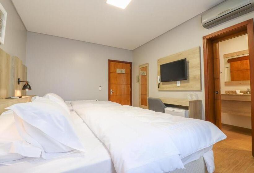 اتاق لوکس سه تخته, Pousada Bella Viena