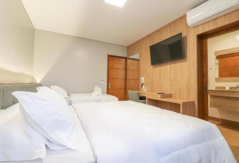 اتاق لوکس سه تخته, Pousada Bella Viena