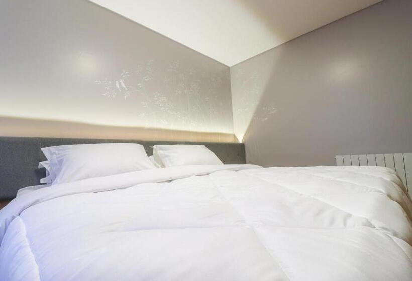 اتاق لوکس سه تخته, Pousada Bella Viena