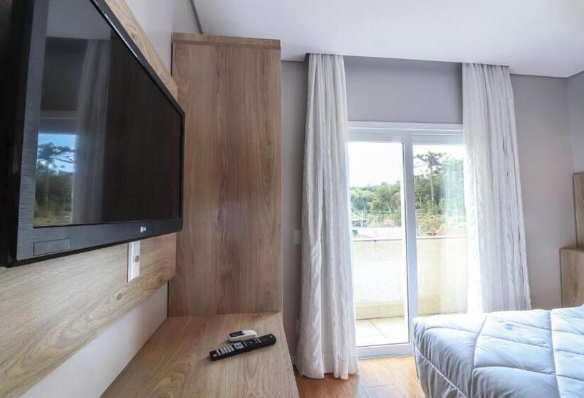 اتاق لوکس سه تخته, Pousada Bella Viena