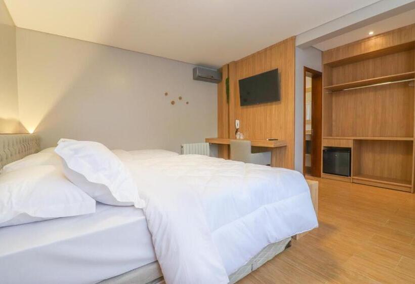 اتاق لوکس چهار تخته, Pousada Bella Viena