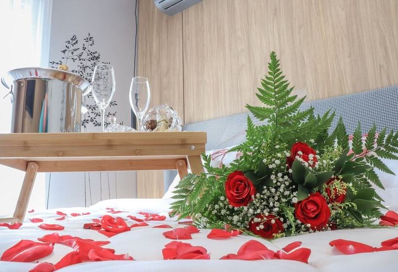 اتاق لوکس سه تخته, Pousada Bella Viena