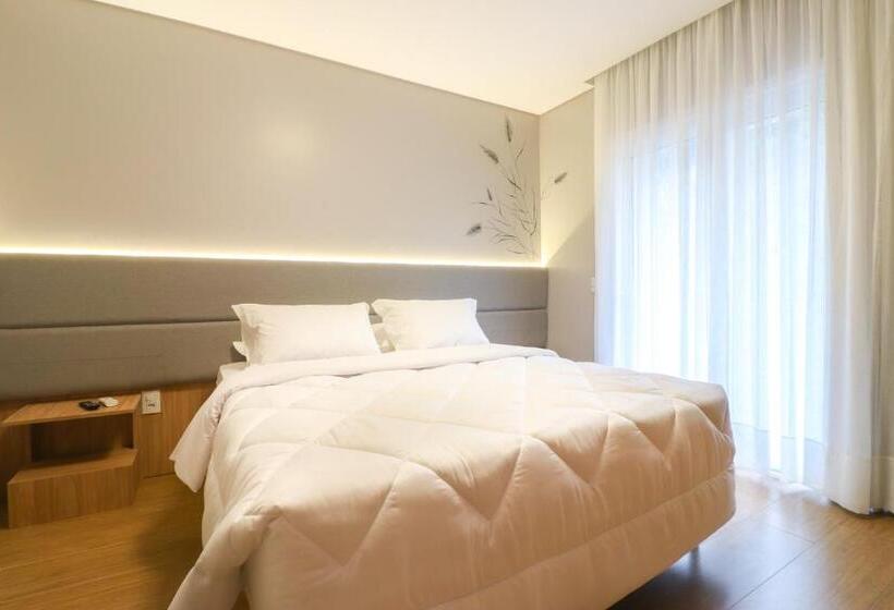 اتاق لوکس سه تخته, Pousada Bella Viena