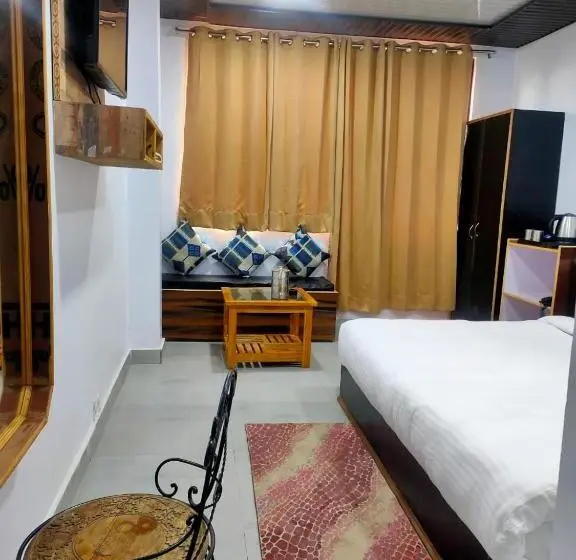 エコノミートリプルルーム, Mountain View Stay In Auli