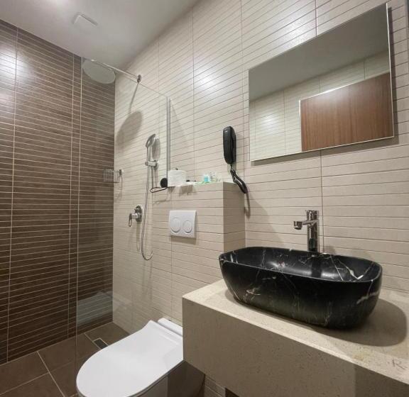 غرفة قياسية ثلاثية, Cozy Loft