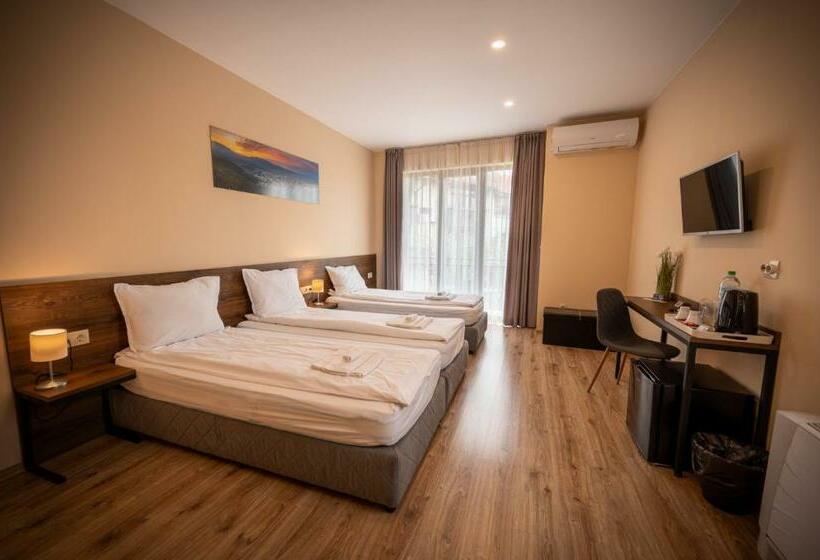 اتاق استاندارد سه تخته با بالکن, семеен хотел константинови