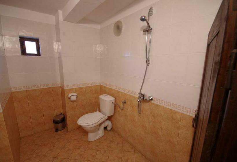 غرفة قياسية ثلاثية, къща за гости иван карадимитров