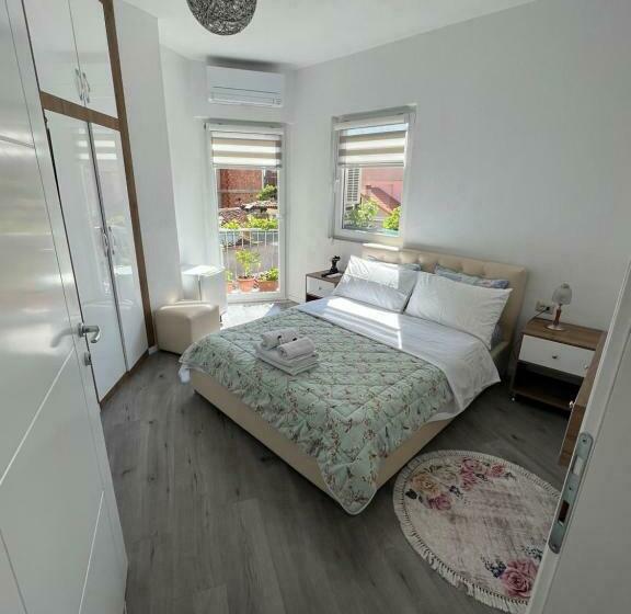 اتاق استاندارد با چشم‌انداز دریاچه, Vila Nikolla