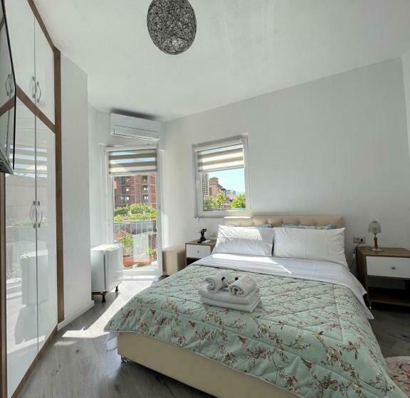 اتاق استاندارد با چشم‌انداز دریاچه, Vila Nikolla