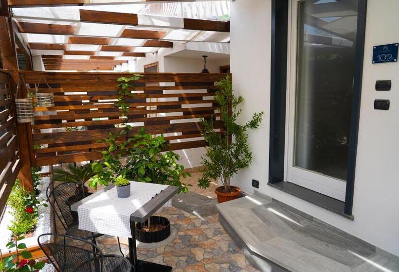 اتاق استاندارد با چشم‌انداز باغ, Familiainn Rooms & Apartments