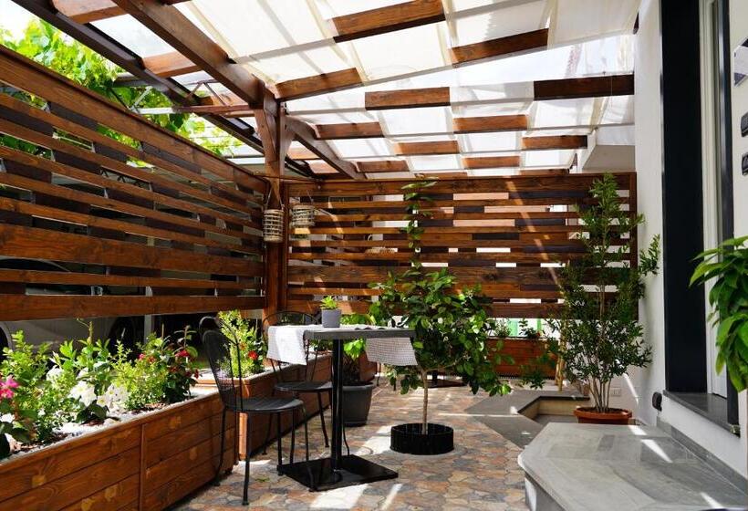 اتاق استاندارد با چشم‌انداز باغ, Familiainn Rooms & Apartments