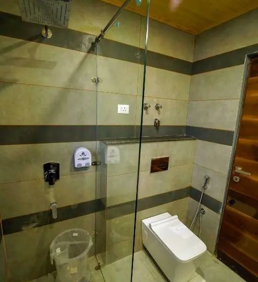 デラックスルーム, Abhilashi Residency & Spa   Centrally Heated & Air Cooled