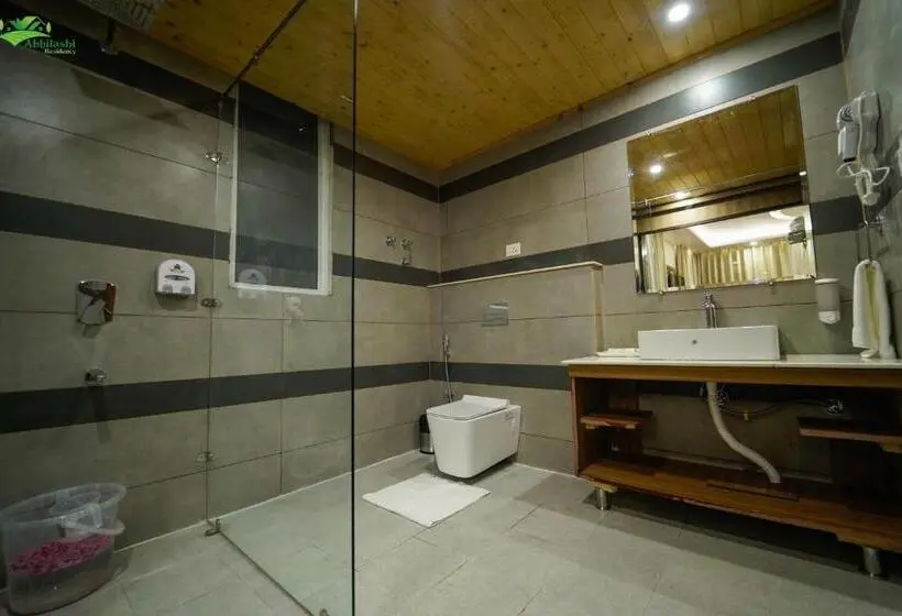 バルコニー付きデラックスルーム, Abhilashi Residency & Spa   Centrally Heated & Air Cooled