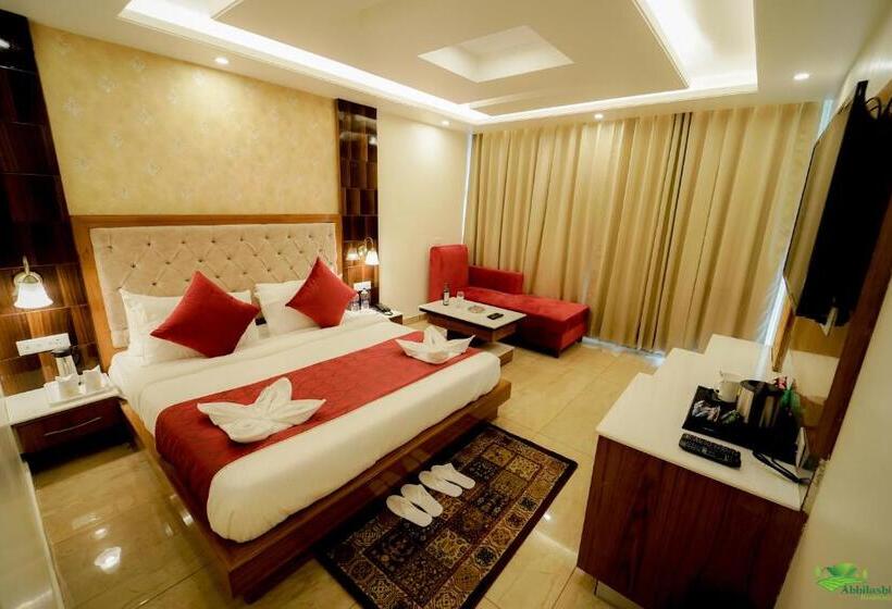 اتاق لوکس با بالکن, Abhilashi Residency & Spa   Centrally Heated & Air Cooled