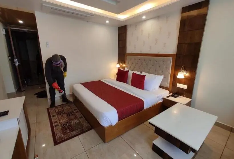 バルコニー付きデラックスルーム, Abhilashi Residency & Spa   Centrally Heated & Air Cooled