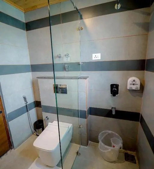 スーペリアールーム, Abhilashi Residency & Spa   Centrally Heated & Air Cooled