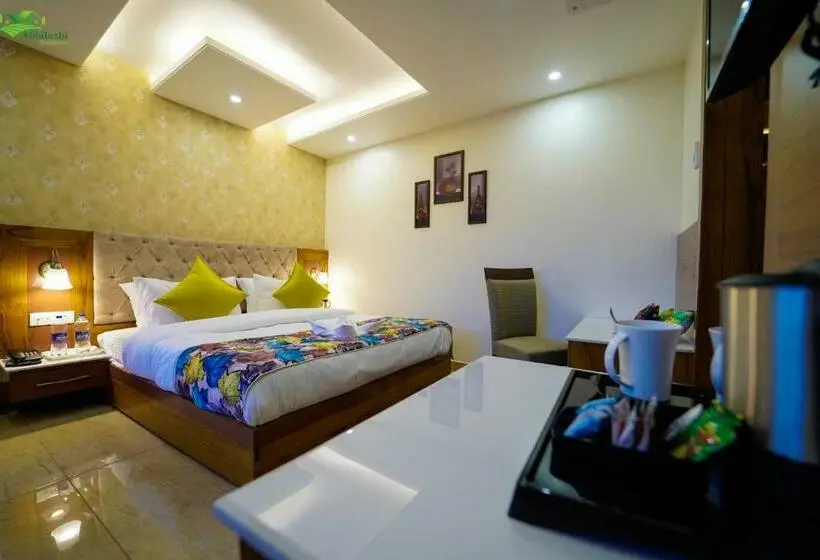 デラックスルーム, Abhilashi Residency & Spa   Centrally Heated & Air Cooled