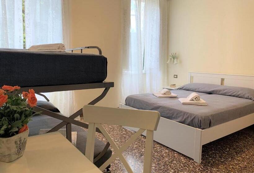 اتاق کلاسیک چهارنفره, Baia Di Levanto