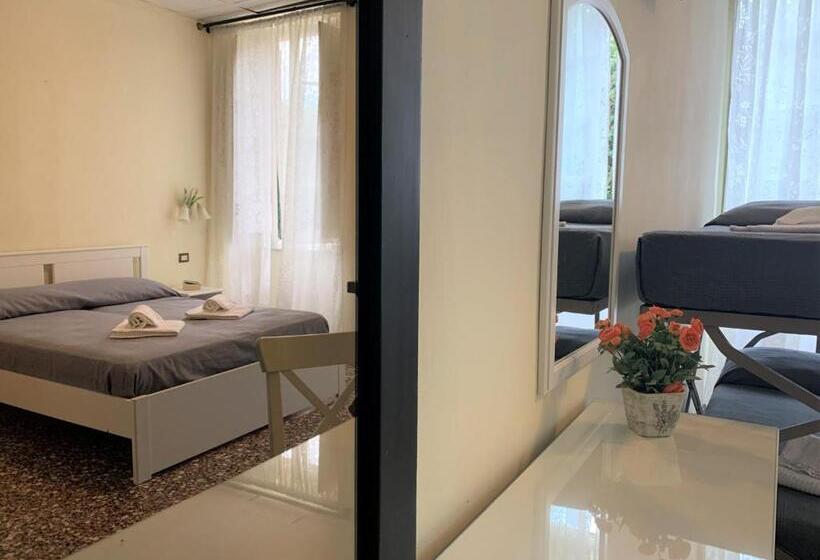 اتاق کلاسیک چهارنفره, Baia Di Levanto