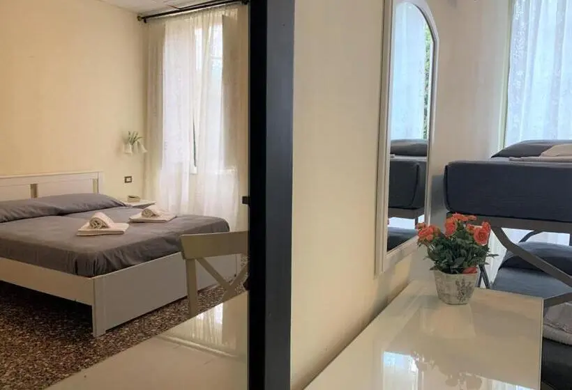 اتاق کلاسیک چهارنفره, Baia Di Levanto