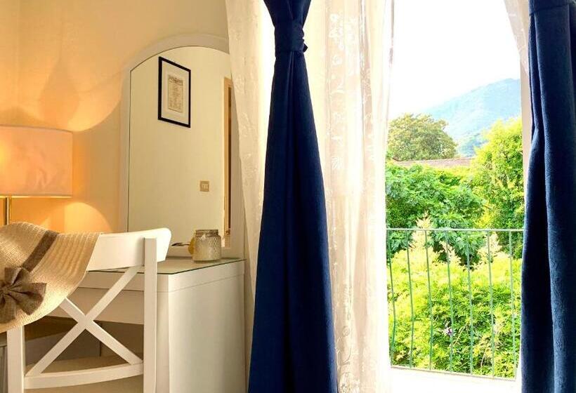 اتاق لوکس, Baia Di Levanto