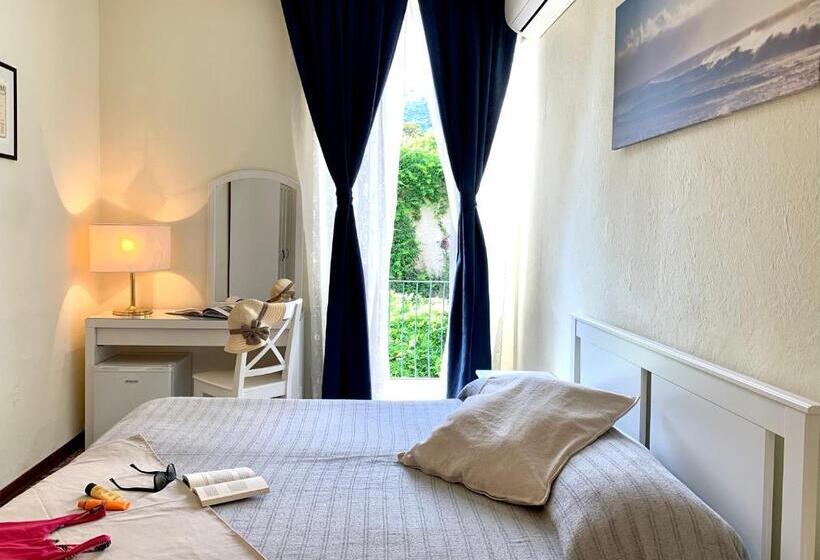 اتاق لوکس, Baia Di Levanto