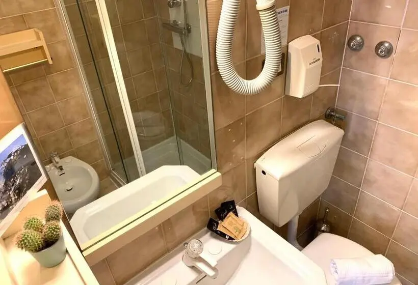 اتاق کلاسیک چهارنفره, Baia Di Levanto