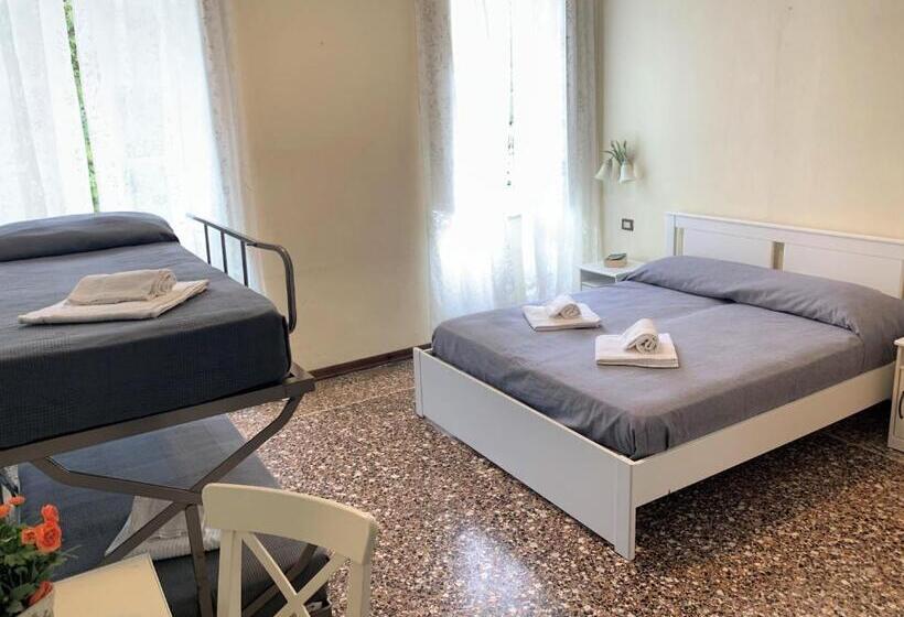 اتاق کلاسیک چهارنفره, Baia Di Levanto