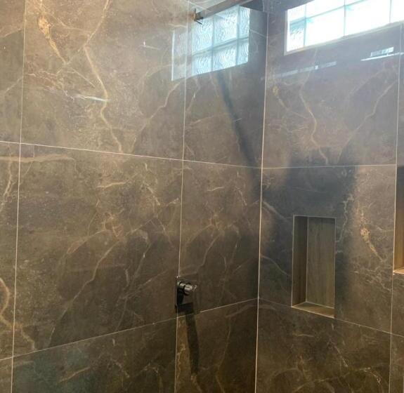 Полулюкс с Балконом, โรงแรมมาลินี