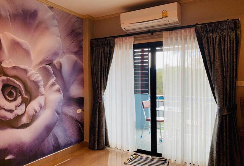 Полулюкс с Балконом, โรงแรมมาลินี