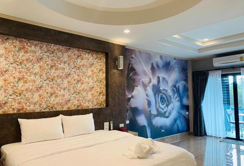 Полулюкс с Балконом, โรงแรมมาลินี