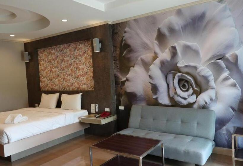 Полулюкс с Балконом, โรงแรมมาลินี