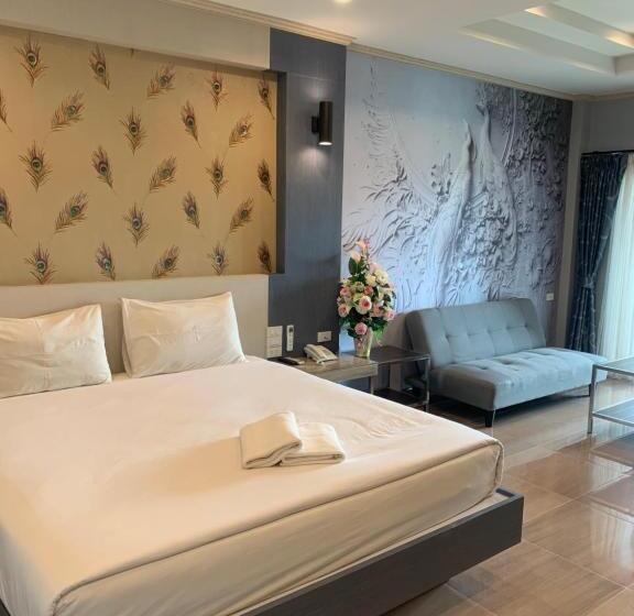 Полулюкс с Балконом, โรงแรมมาลินี