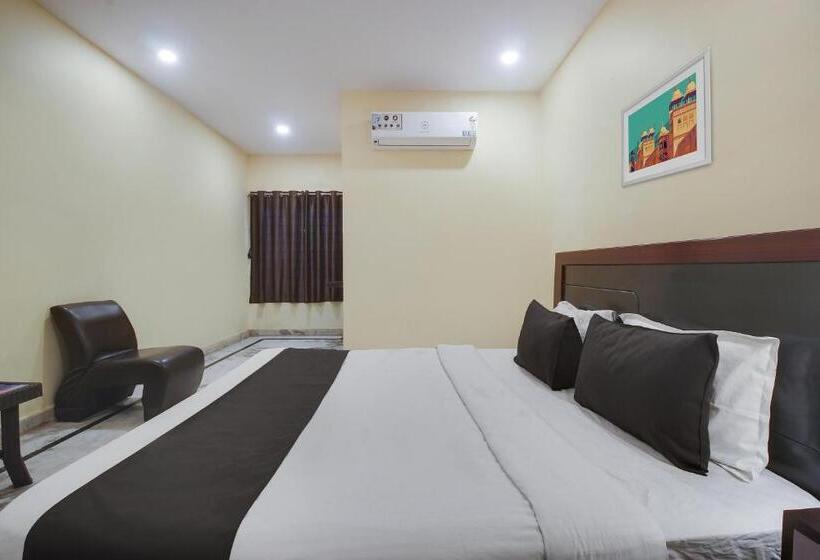 スタンダードルーム, O Anuguna Tulasi Grand Near Jntu University Hyderabad