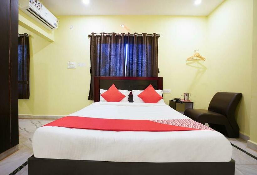 スタンダードルーム, O Anuguna Tulasi Grand Near Jntu University Hyderabad