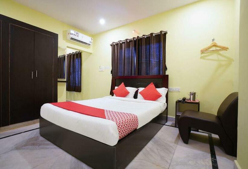 スタンダードルーム, O Anuguna Tulasi Grand Near Jntu University Hyderabad