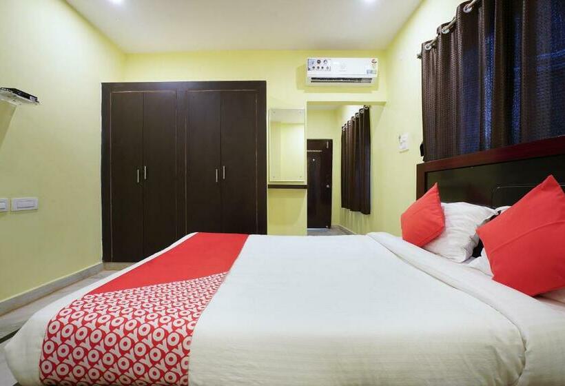 スタンダードルーム, O Anuguna Tulasi Grand Near Jntu University Hyderabad