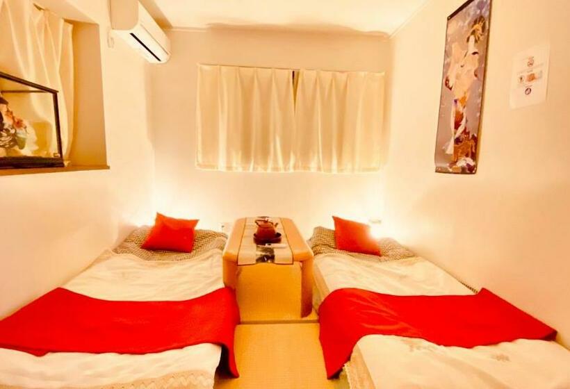 Люкс Дюплекс, 雲波館