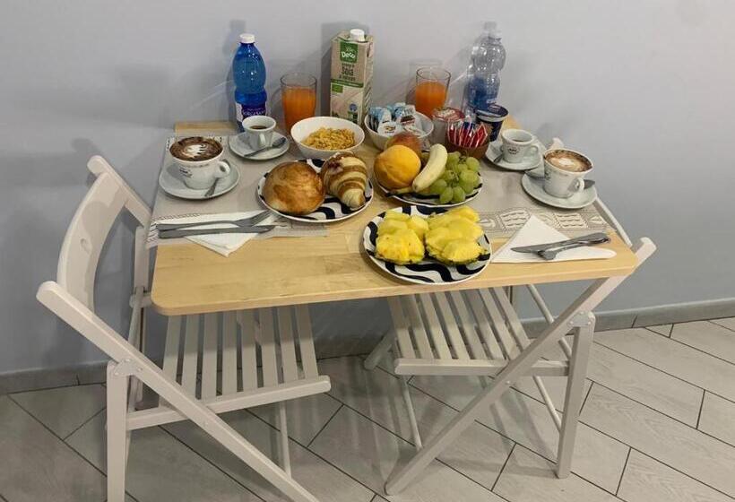 اتاق لوکس با بالکن, Duomo 152 Napoli