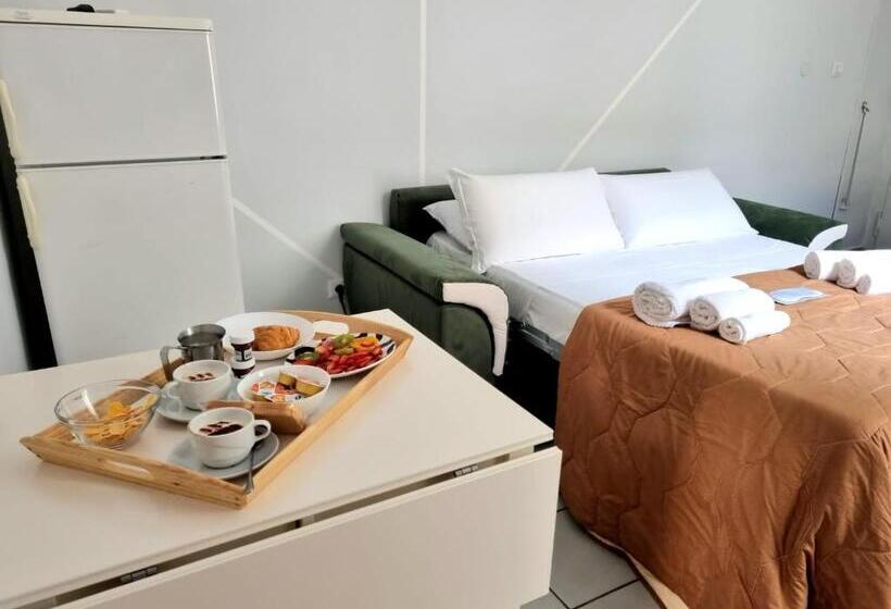 سوییت جونیور با بالکن, Duomo 152 Napoli