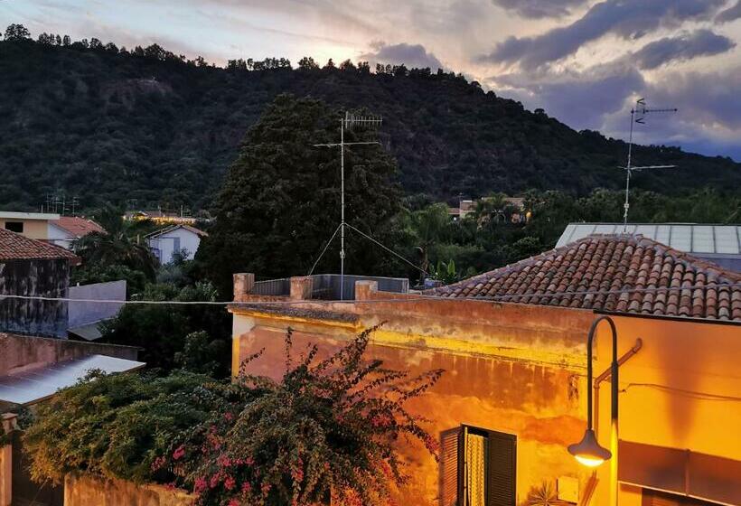 标准间, Made In Sicily Santa Tecla