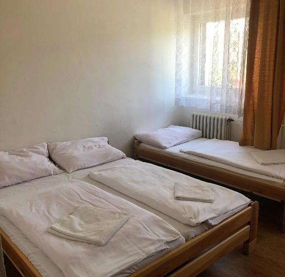Economy Quadruple Room, červenohorské Sedlo
