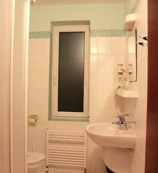 Bisneshuone, Horský Hotel Remata