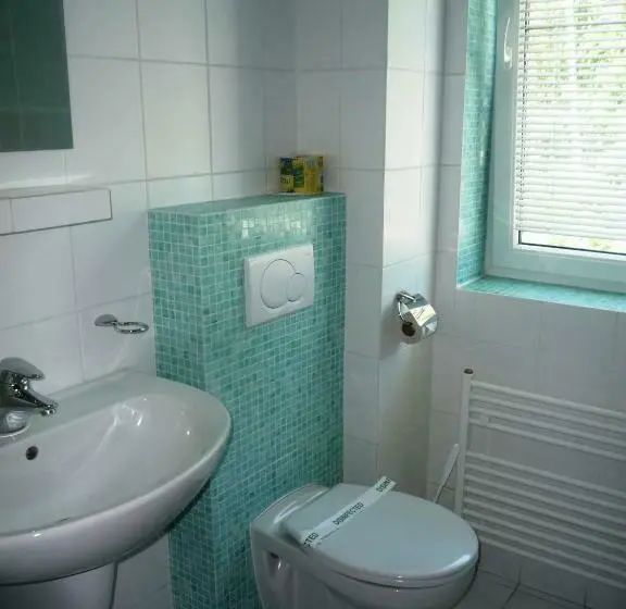 Bisneshuone, Horský Hotel Remata