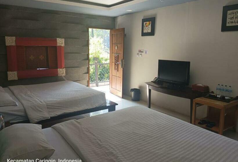 Номер Deluxe, The Village Resort Bogor