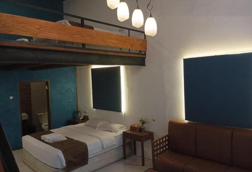 Президентский Люкс, The Village Resort Bogor